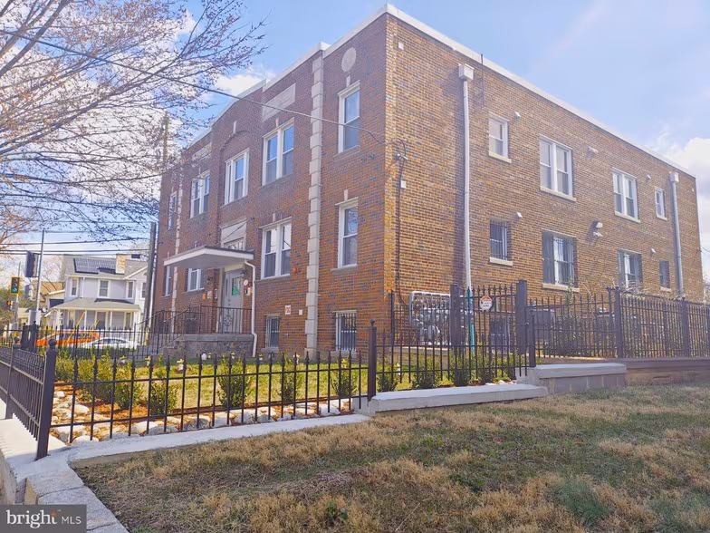 747 Alabama Avenue Southeast - B4